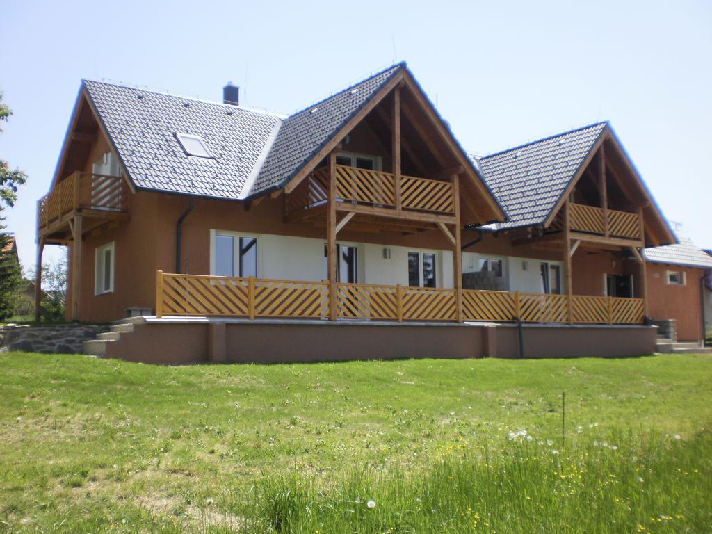 Apartmany Eva Frymburk Bagian luar foto